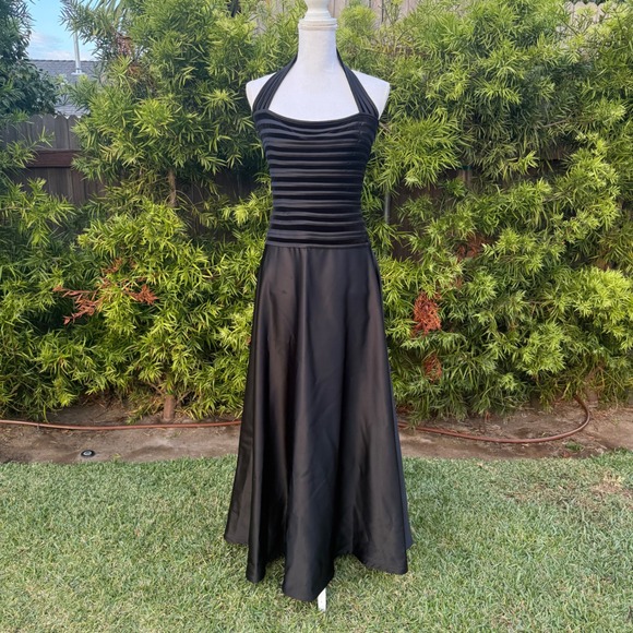 Tadashi Black Velvet Trim Halter Neck Maxi Dress Party Evening Cocktail Size 8 - Picture 1 of 13